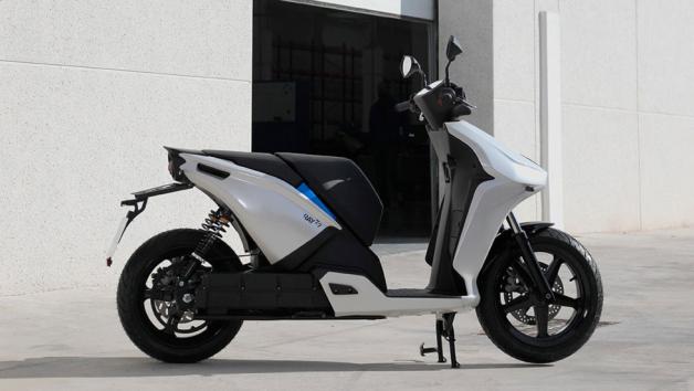 Ray 7.7 : Ηλεκτρικό Scooter με επιδόσεις 300αριού